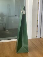 نمای بسته بندی روغن زیتون از کنار